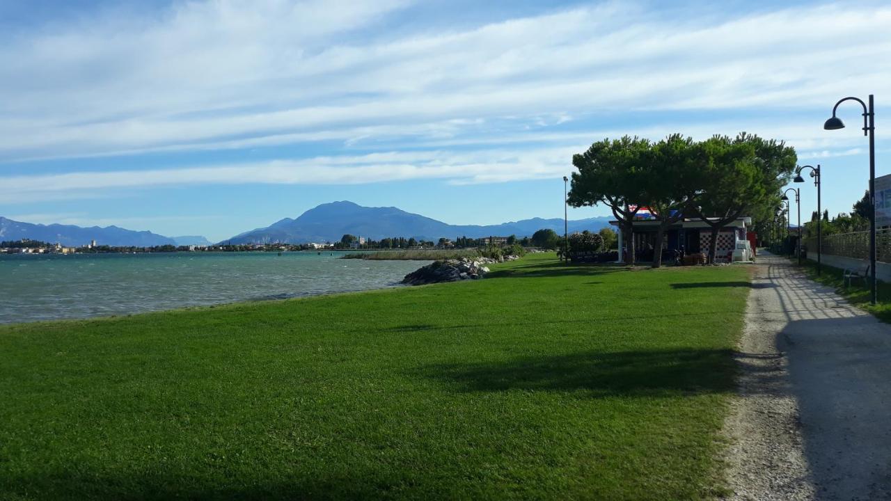 Villetta Daniela - A Due Passi Dalla Spiaggia Sirmione Exterior foto